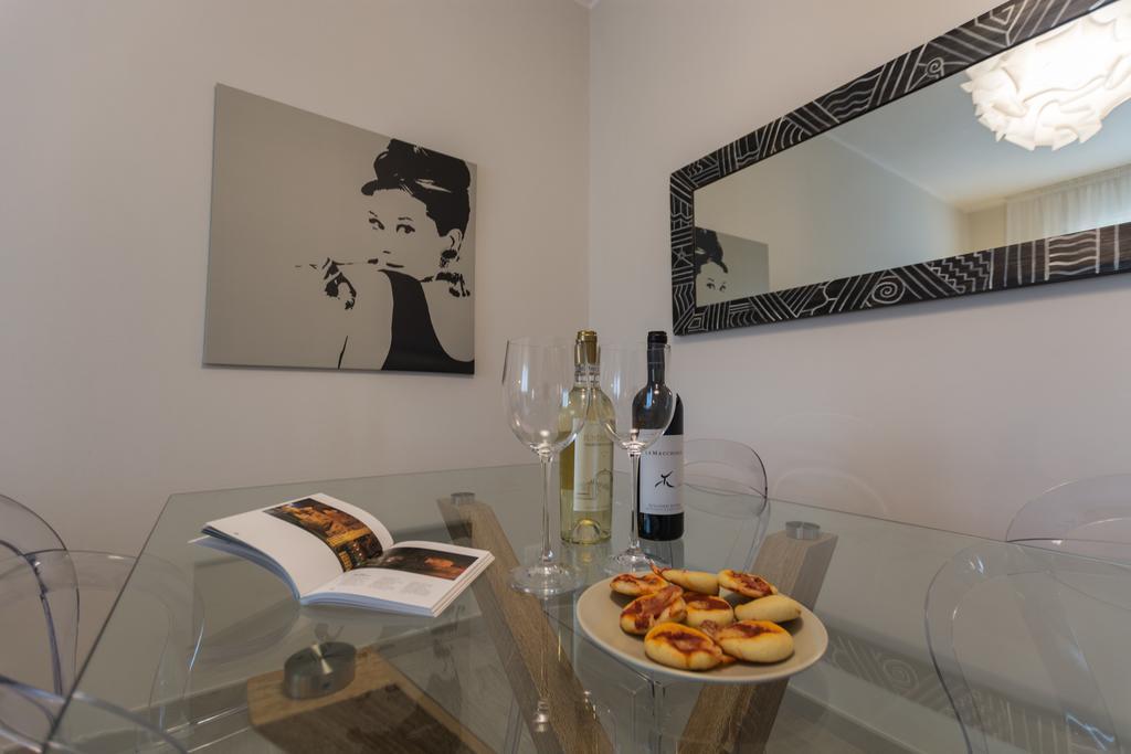 St. Vitale'S Basilic View Elegant Apartment Ravenna Bagian luar foto