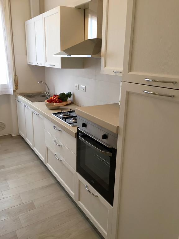 St. Vitale'S Basilic View Elegant Apartment Ravenna Bagian luar foto