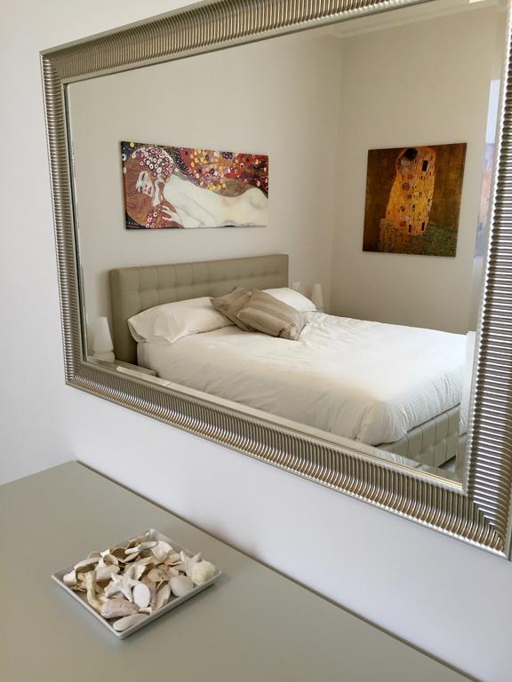 St. Vitale'S Basilic View Elegant Apartment Ravenna Bagian luar foto